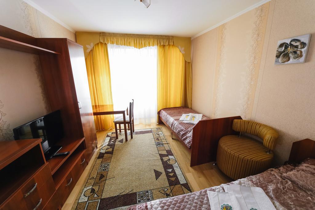 Sary Arka Hotel พาฟโลดาร์ ภายนอก รูปภาพ