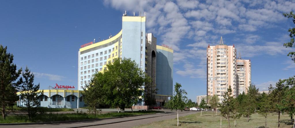 Sary Arka Hotel พาฟโลดาร์ ภายนอก รูปภาพ