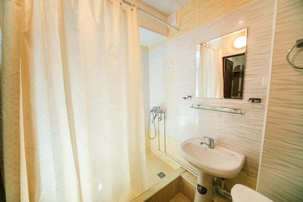 Sary Arka Hotel พาฟโลดาร์ ภายนอก รูปภาพ