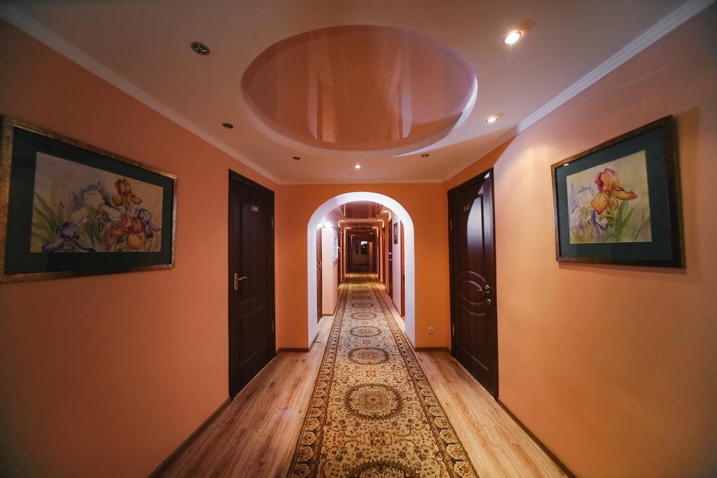 Sary Arka Hotel พาฟโลดาร์ ภายนอก รูปภาพ